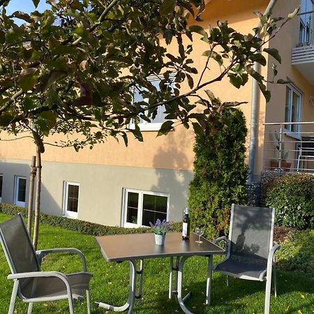 Appartement Am Weinberg ราเดอบอยล์ ภายนอก รูปภาพ